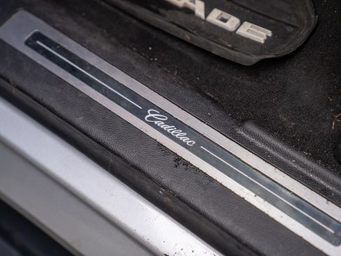 Used 2018 Cadillac Escalade Premium Luxury image 12