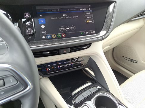 Used 2022 Buick Envision Essence w/ Technology Package I image 19