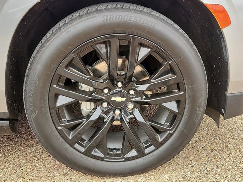 Used 2024 Chevrolet Tahoe High Country AWD/4WD image 7