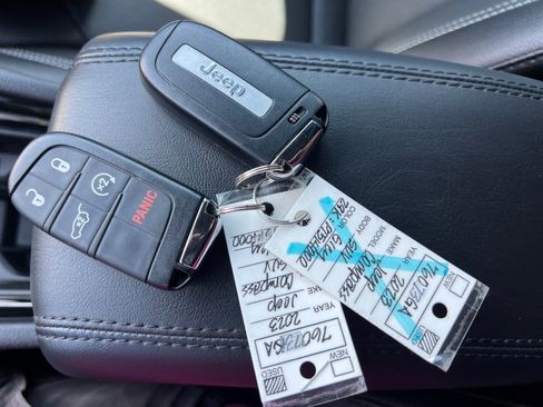 Used 2023 Jeep Compass High Altitude w/ Driver Assist Group I image 35