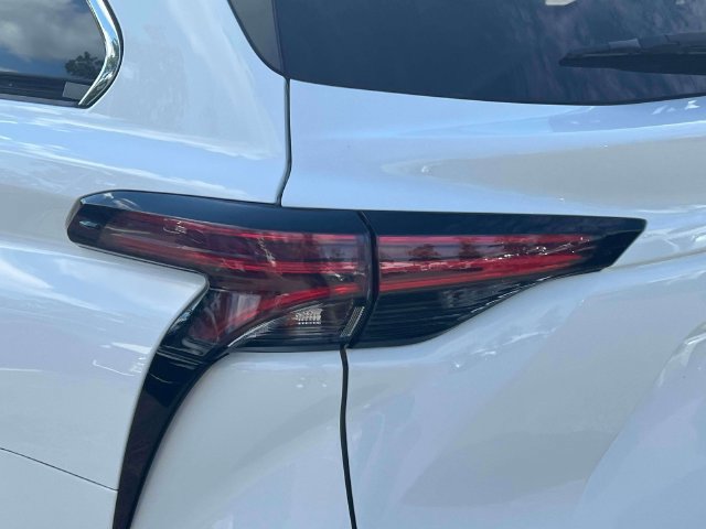 Used 2022 Toyota Sienna LE FWD image 9