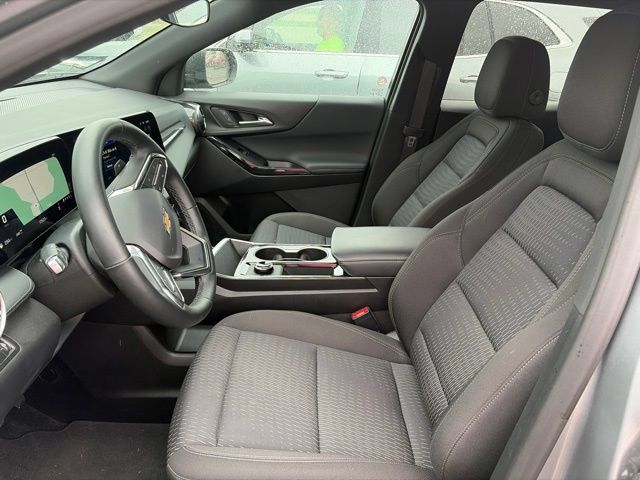Used 2026 Chevrolet Equinox LT AWD/4WD image 6