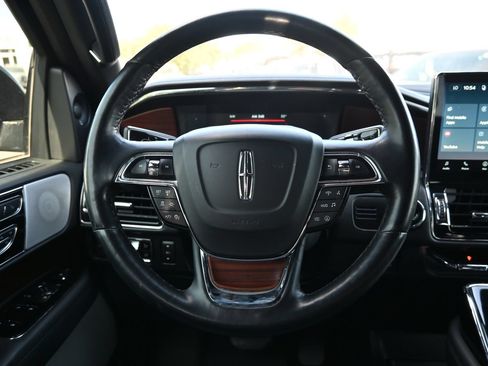 Used 2023 Lincoln Navigator Reserve AWD/4WD image 10