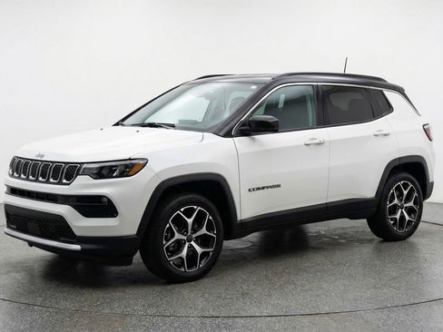 Used 2025 Jeep Compass Limited AWD/4WD image 3