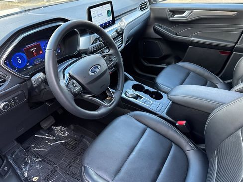 Certified 2022 Ford Escape Titanium w/ Class II Trailer Tow Package image 10