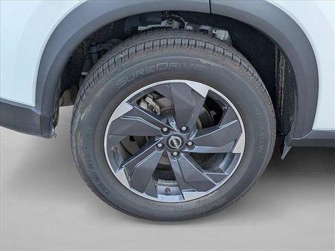 Used 2024 Nissan Rogue SV FWD image 15
