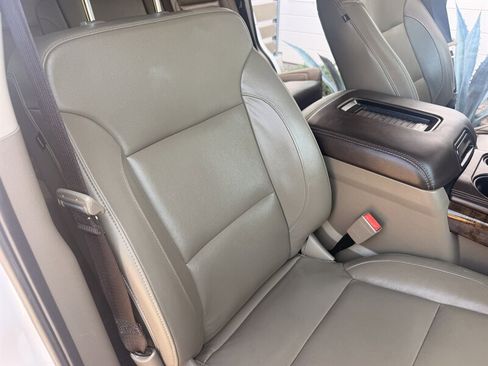 Used 2017 Chevrolet Tahoe LT w/ Luxury Package AWD/4WD image 32