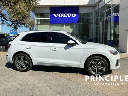 Used 2021 Audi Q5 e Premium w/ Convenience Package image 3