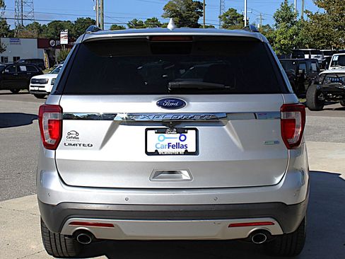 Used 2016 Ford Explorer Limited w/ Equipment Group 301A AWD/4WD image 4