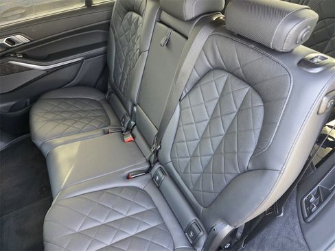 Used 2023 BMW X7 xDrive40i w/ Premium Package image 15