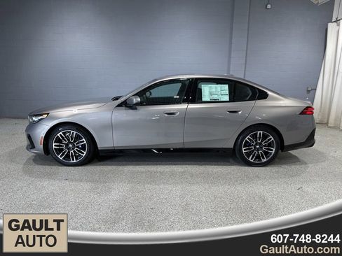 New 2026 BMW 530i xDrive w/ M Sport Package image 5