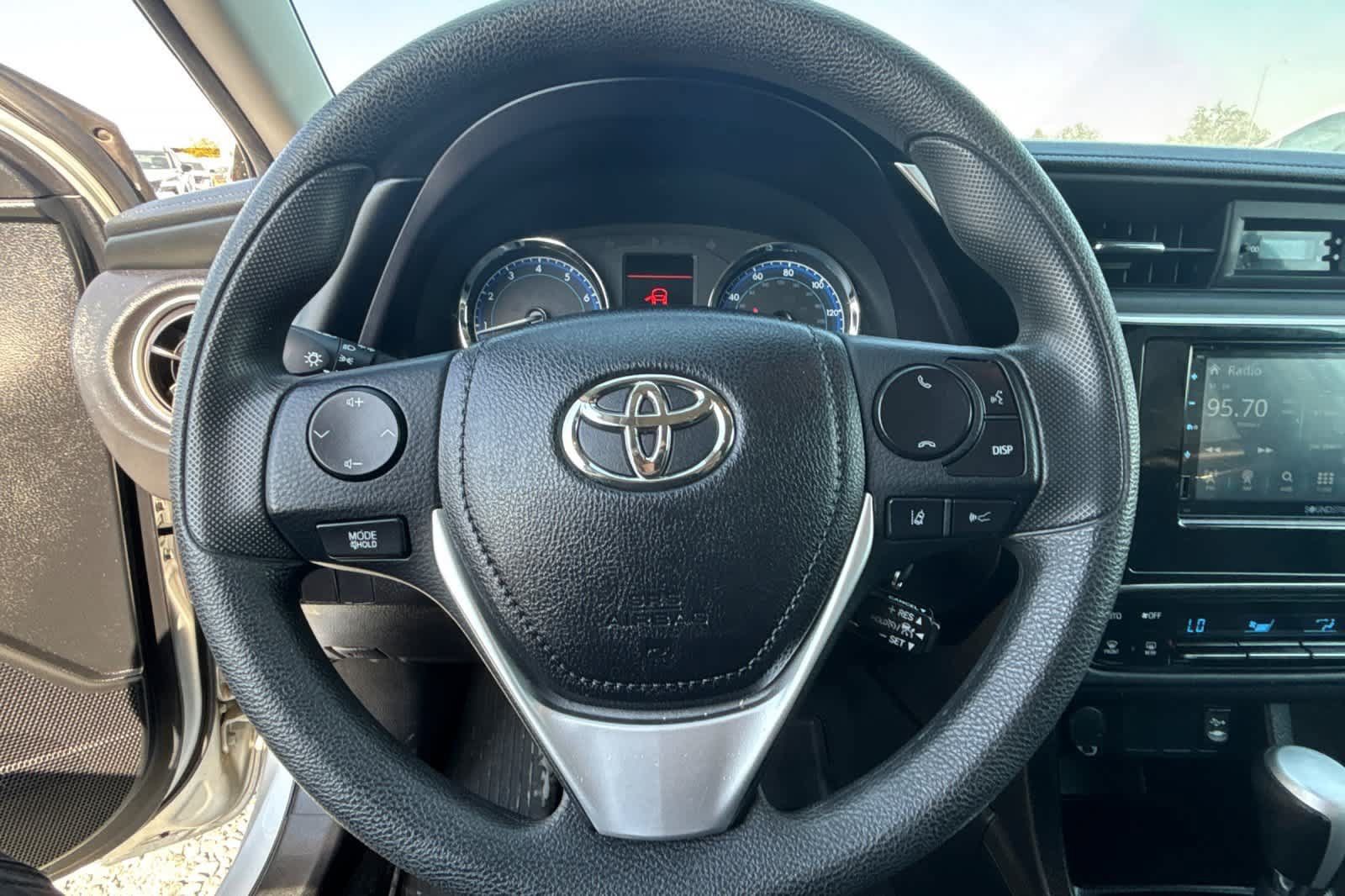Used 2019 Toyota Corolla LE FWD image 23