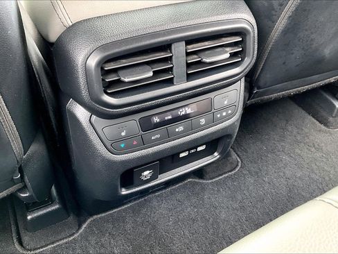 Used 2023 Honda Pilot Elite image 25