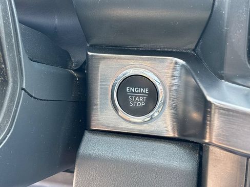 Used 2023 Ford F250 Lariat w/ Lariat Ultimate Package AWD/4WD image 39