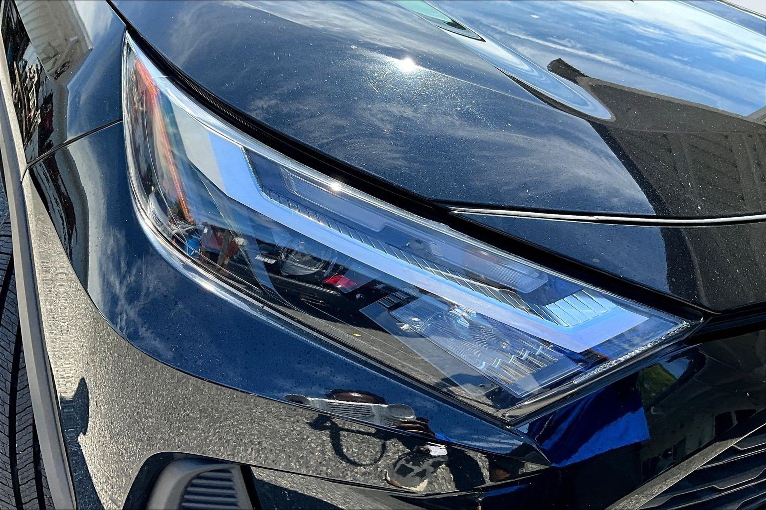 Used 2023 Toyota RAV4 LE AWD/4WD image 27
