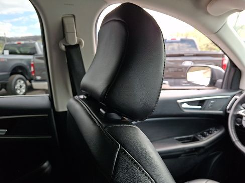 Certified 2024 Ford Edge SEL AWD/4WD image 13