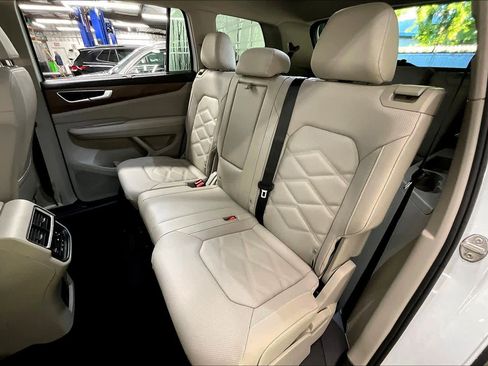New 2026 Volkswagen Atlas SE image 12