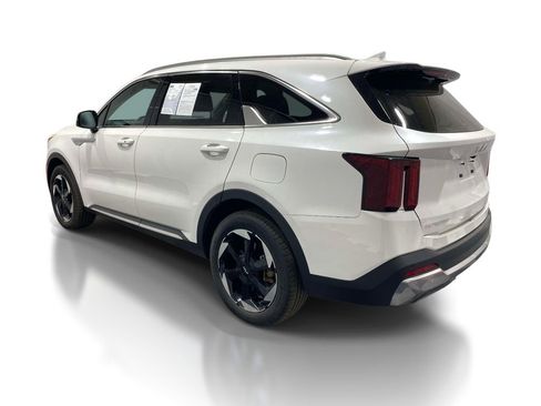 Used 2025 Kia Sorento EX FWD image 2
