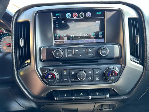 Used 2018 Chevrolet Silverado 1500 LT w/ Texas Edition image 20