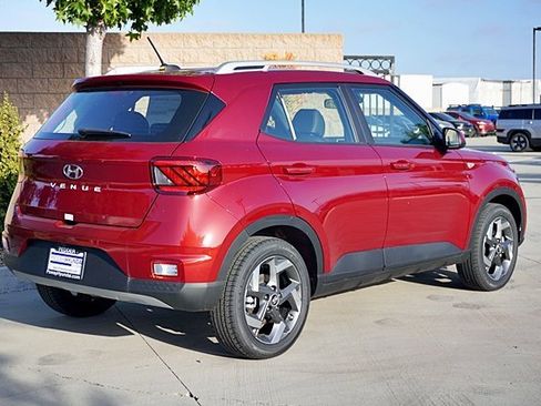 New 2025 Hyundai Venue Limited image 9