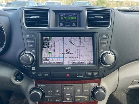 Used 2012 Toyota Highlander Limited w/ Tow Pkg image 13