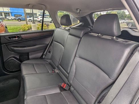 Used 2016 Subaru Outback 2.5i Limited AWD/4WD image 14