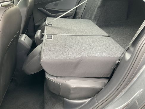 Used 2025 Volkswagen Jetta SE FWD image 39