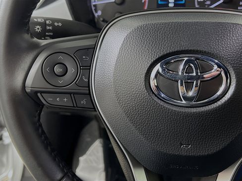 Used 2025 Toyota Corolla SE image 19
