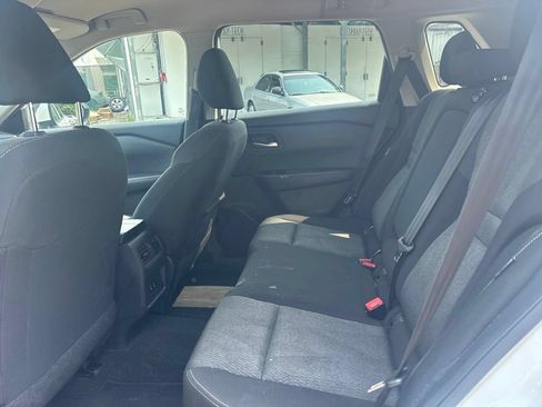Used 2025 Nissan Rogue SV FWD image 12