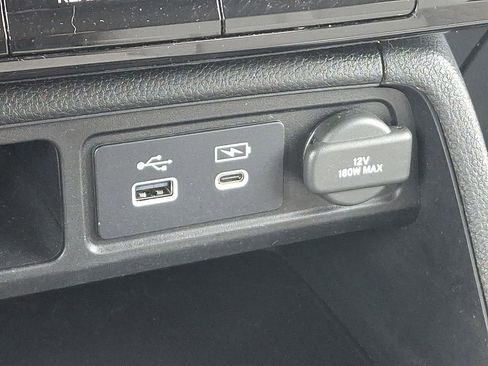 Used 2023 Honda Pilot LX image 26