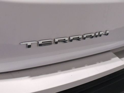 Used 2022 GMC Terrain SLE w/ Driver Convenience Package image 16