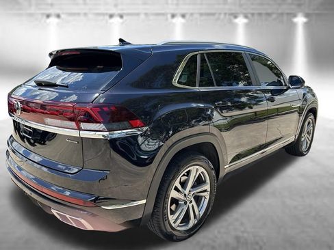 Certified 2024 Volkswagen Atlas Cross Sport SEL R-Line AWD/4WD image 9