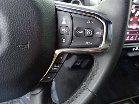 Used 2025 RAM 1500 Laramie AWD/4WD image 15
