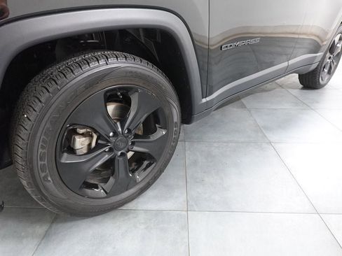 Used 2019 Jeep Compass Altitude image 30