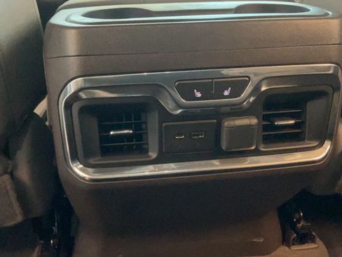 Used 2019 Chevrolet Silverado 1500 LTZ w/ LTZ Convenience Package AWD/4WD image 31