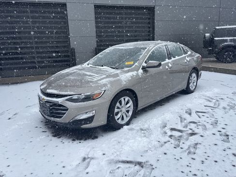 Used 2022 Chevrolet Malibu LT image 1