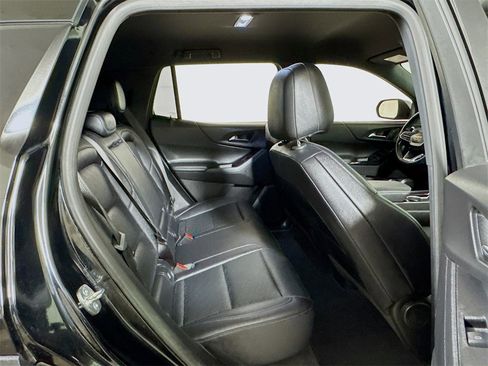 Used 2025 Chevrolet Equinox LT w/ Convenience Package II image 25