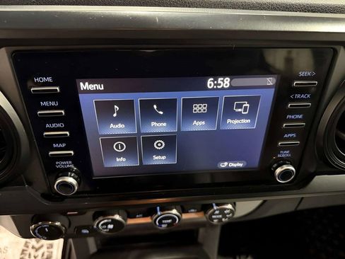 Used 2020 Toyota Tacoma SR5 AWD/4WD image 26