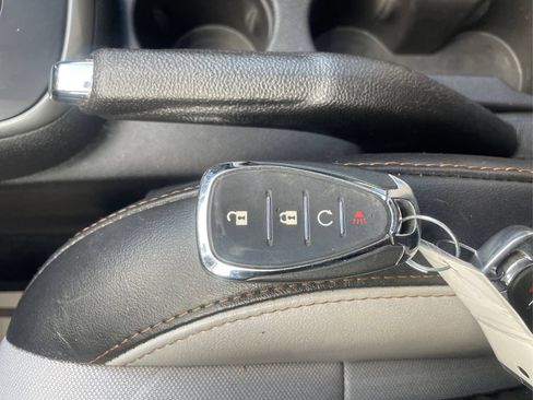 Used 2020 Chevrolet Trax LT w/ Sun & Sound Package AWD/4WD image 33