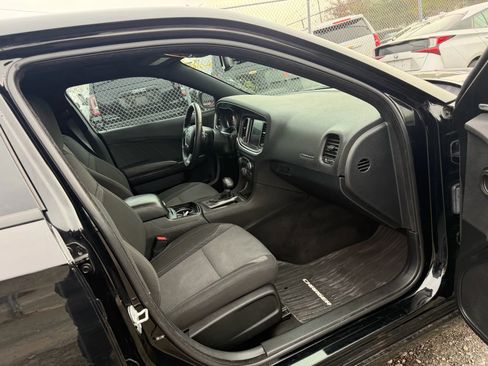Used 2018 Dodge Charger GT w/ Blacktop Package image 26