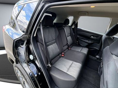 Used 2025 Nissan Rogue SV image 24