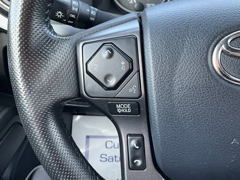 Used 2019 Toyota Tacoma TRD Sport image 14