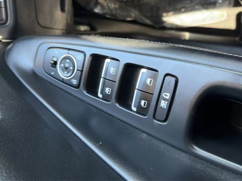 Used 2019 Hyundai Santa Fe Limited FWD image 18