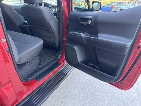 Used 2016 Toyota Tacoma TRD Off-Road w/ Towing Package AWD/4WD image 40