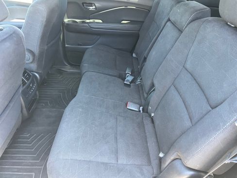 Used 2022 Honda Pilot Sport image 17