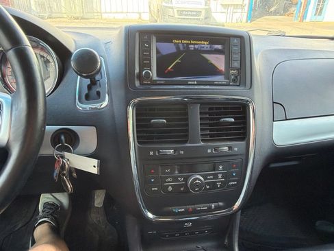 Used 2015 Dodge Grand Caravan R/T w/ Driver Convenience Group FWD image 10