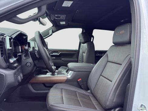 New 2026 Chevrolet Silverado 1500 High Country AWD/4WD image 9
