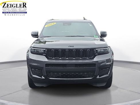 Used 2023 Jeep Grand Cherokee L Laredo AWD/4WD image 2