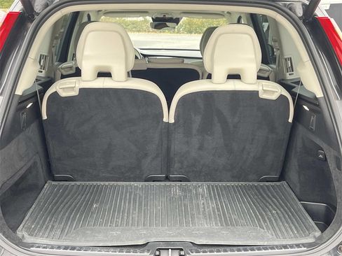 Used 2022 Volvo XC90 T6 Momentum w/ Climate Package image 12
