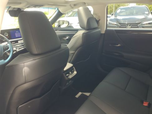 Certified 2023 Lexus ES 350 w/ Accessory Package (Z2) FWD image 11